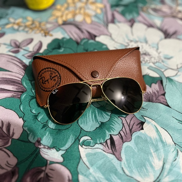 Ray-Ban shades - Picture 1 of 4
